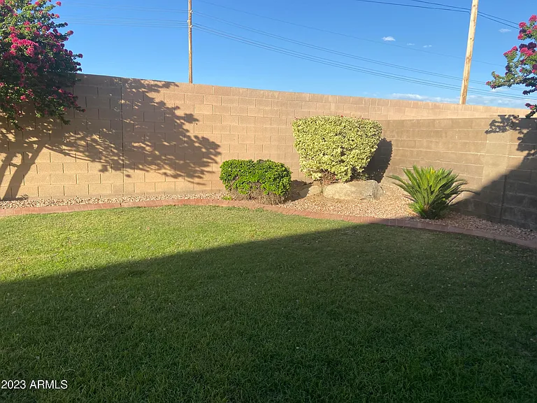 12527 N 57th Ave — Photo 30