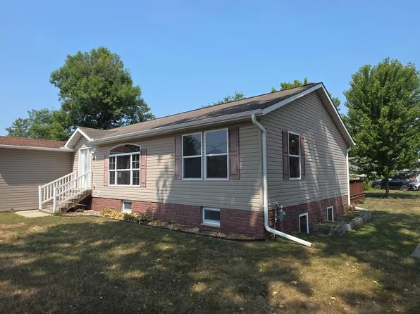 212 1st St S, Royalton, MN 56373