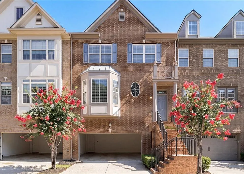 9040 Woodland Trl