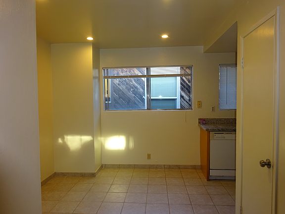 3rd image of 1600 Broadway St APT 4
