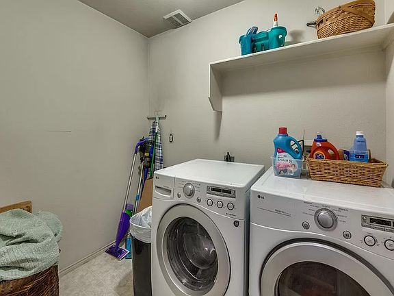 5th image of 230 Shady Oaks Ln
