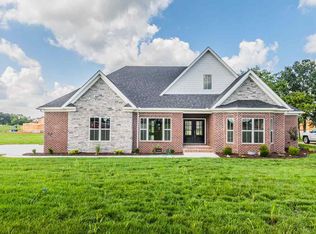 621 Diamond Peak Dr, Bowling Green, KY 42104