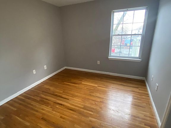 4th image of 440 S 19th St #1