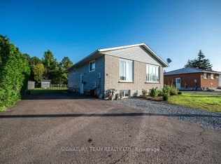 32 Herman St, Petawawa, ON K8H1W2