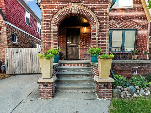 3rd image of 16226 Birwood St