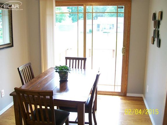 4th image of 1457 Lasalle Ave