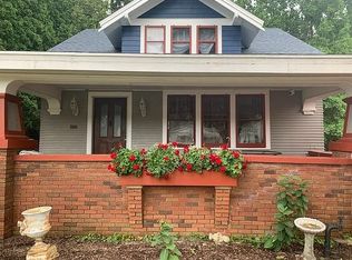 216 W Morgan St, Dixon, IL 61021