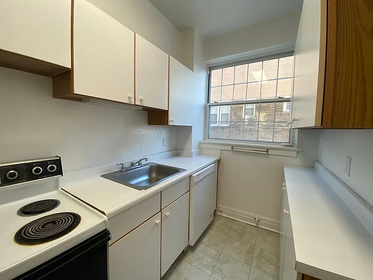 New King Edward Apartments — Photo 270