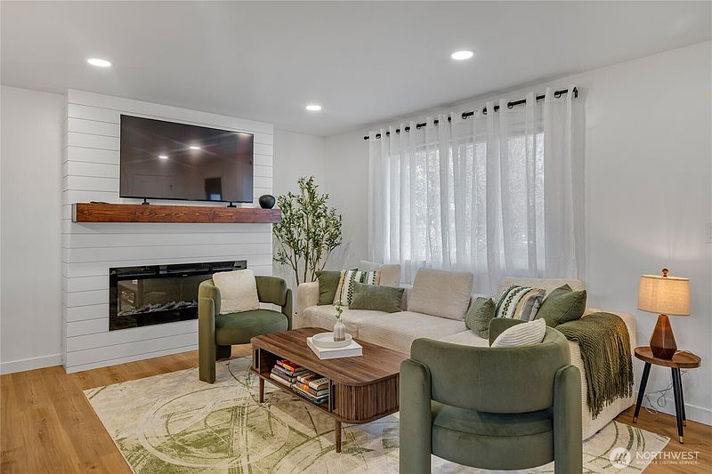 4th image of 7935 13th Avenue SW #1