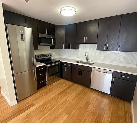 3rd image of 3344 Fillmore St APT 205