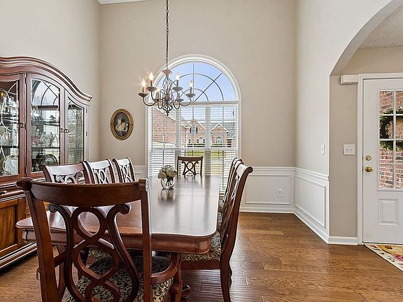 3rd image of 3552 Stoneleigh Run Dr