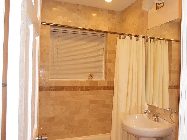 1401 W Euclid Ave — Photo 7