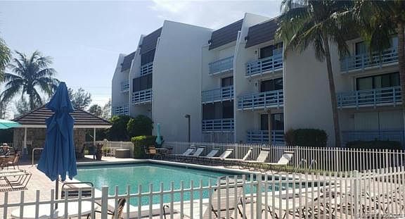 4th image of 11000 S Ocean Dr APT 1-G
