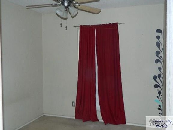 3rd image of 2793 Vienna St