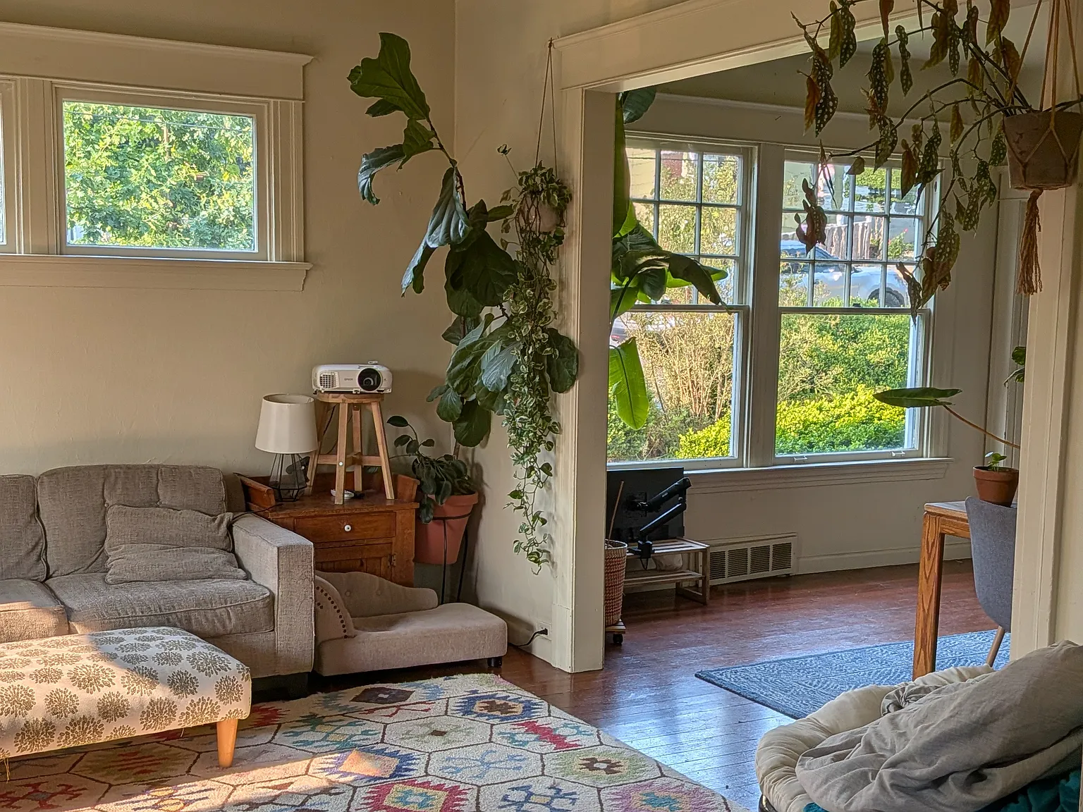 3 bed, 2400 sqft, $3,400 — Photo 2
