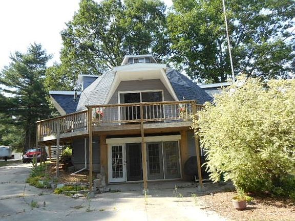 2nd image of 105 Waldenwood Cir