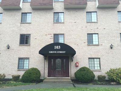 103 Grove St APT 320, Rockland, MA, 02370