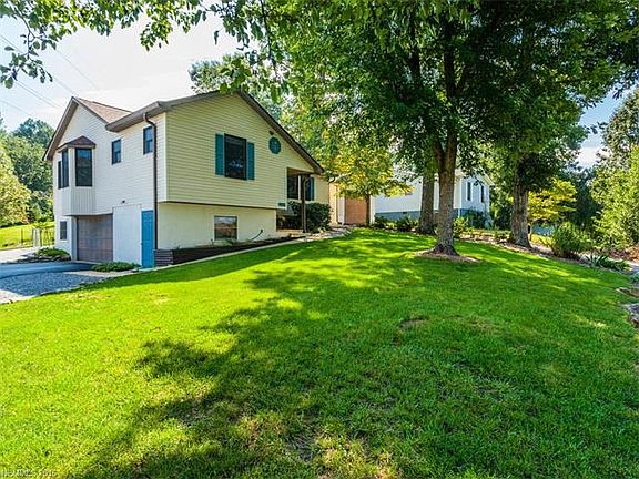 2nd image of 135 Serenity Cir