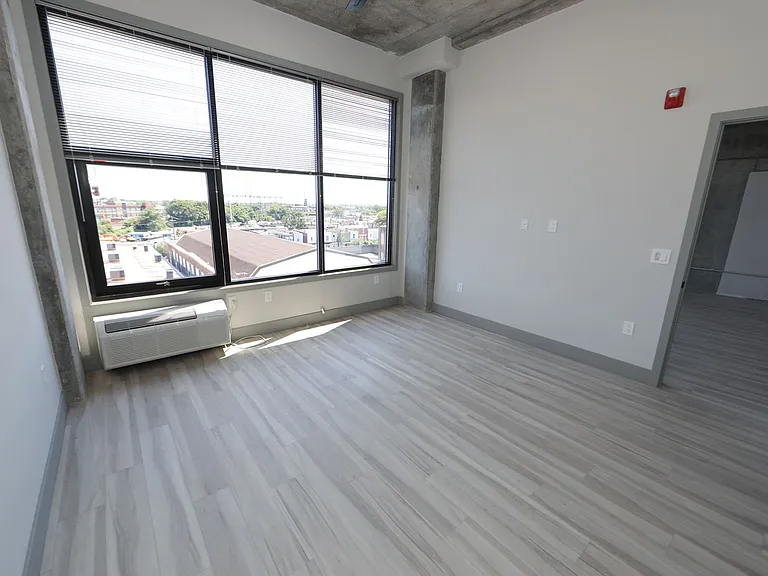 1810 E Venango St — Photo 17