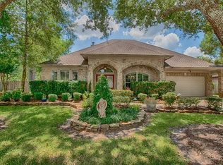 715 Hidden Woods Ln, Friendswood, TX 77546