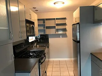 Rented by Zikos Realty Services