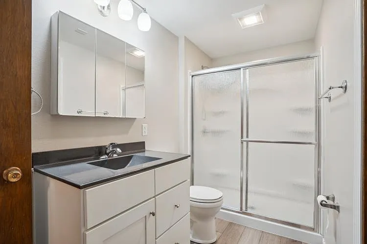 1807 Alden Ave — Photo 14