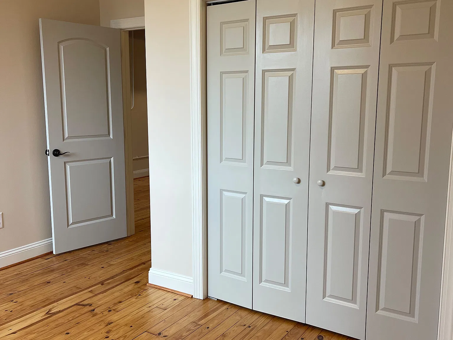 1 bed, 922 sqft, $1,800 — Photo 4