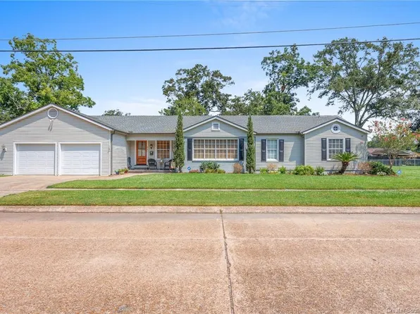610 E Plaquemine St, Jennings, LA 70546