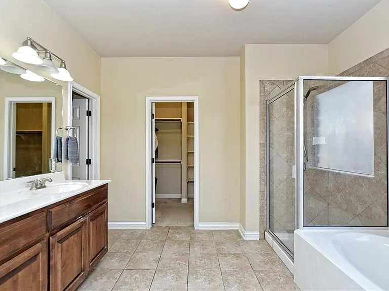 1802 Greenside Trl — Photo 11