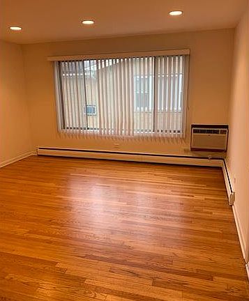 2nd image of 6770 N Sauganash Ave APT 2N