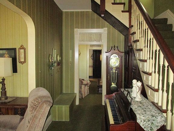 2nd image of 707 Wheeling Ave