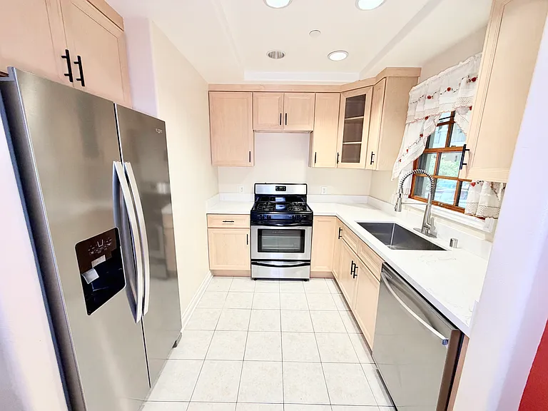 333 N Hill Ave #207 — Photo 11