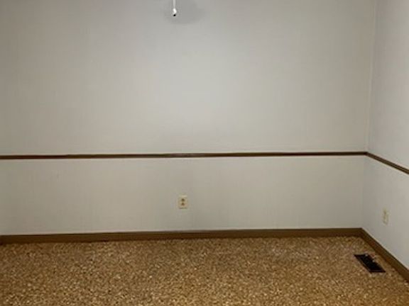 4th image of 3125 Woodfrin Dr SE