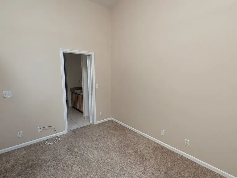 4715 Palmbrooke Cir — Photo 11