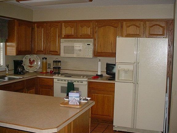 3rd image of 324 Wesleyan Pl