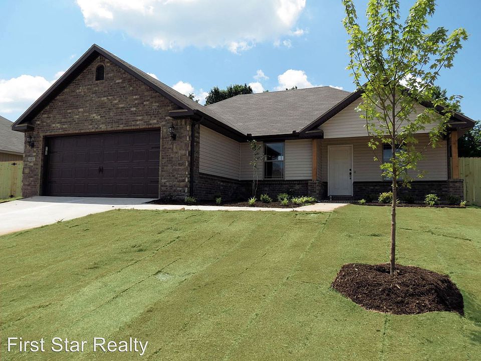 1st image of 861 Crawford Ln