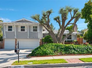 22741 Mulholland Dr, Woodland Hills, CA 91364