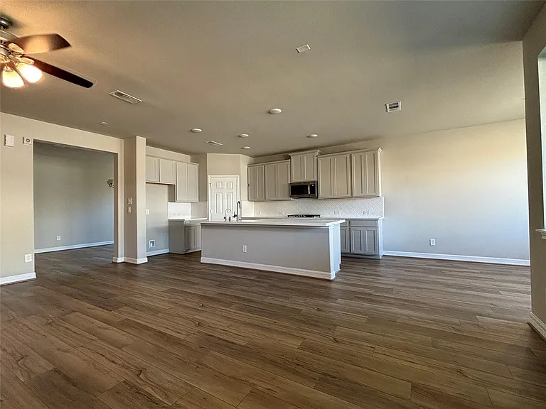 2913 Cliff Ridge Ln — Photo 5