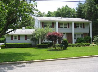 68 Heights Ter, Middletown, NJ 07748