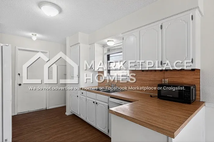 5202 Ric Dr — Photo 8