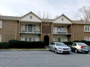 6 Fountain View Cir APT D, Greensboro, NC 27405