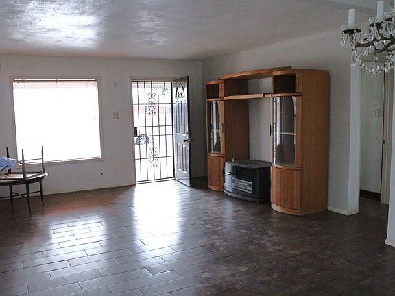5th image of 5124 Sun Valley Dr