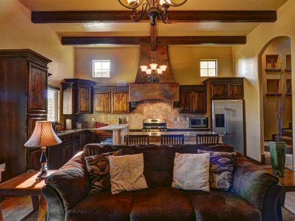 4327 Capistrano Ave, Las Cruces, NM 88011