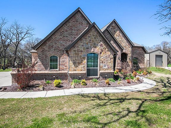 2nd image of 136 Flying Diamond Dr