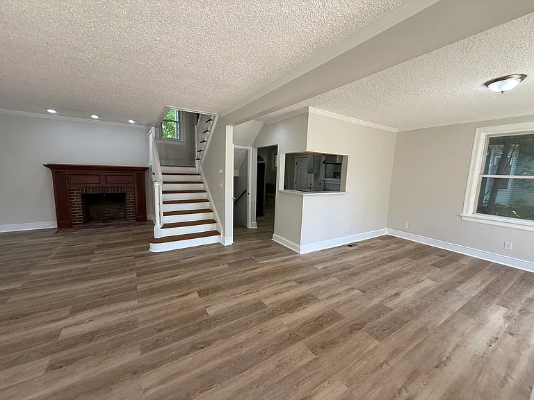 450 Rutherford Ave — Photo 30