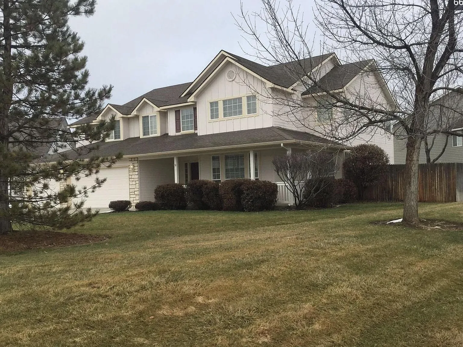 4 bed, 2865 sqft, $3,000 — Photo 2