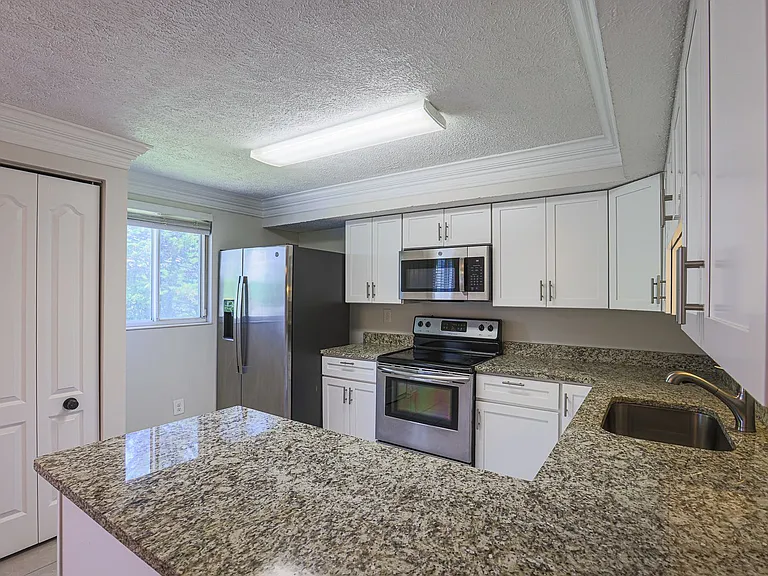 831 Comer Sq — Photo 13