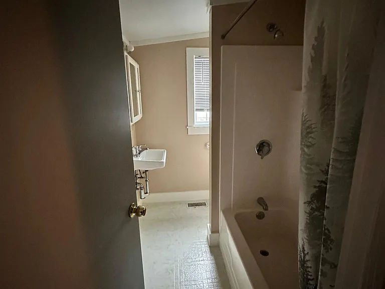 147 Lincoln St #3 — Photo 2