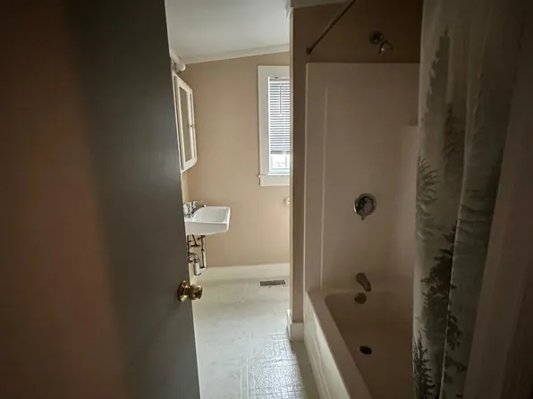 147 Lincoln St #3, Old Town, ME 04468