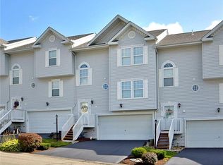 215 Manor View Dr, Manor, PA